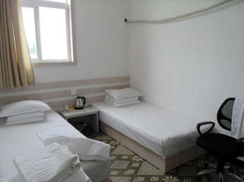 -- - Rizhao Fuju Inn