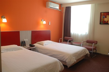  - Motel 168 Inn (Zhenzhou Erqi Plaza)