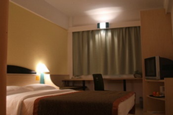 Guest Room - Wuhan Leisure and Express Hotel