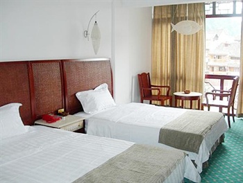  - Fenghuang Yifeng Home Hotel