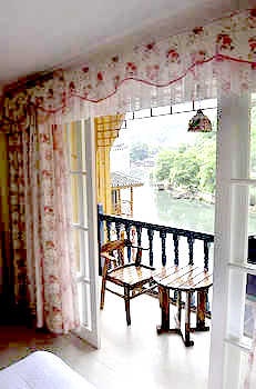 -- - Fenghuang mountain stream Inn