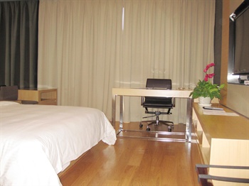  - Guangzhou Poly World Trading Center Serviced Apartment