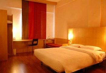  - Central Ibis Hotel  Zhongshan