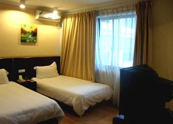  - GreenTree Inn( Guilin Railway Station)