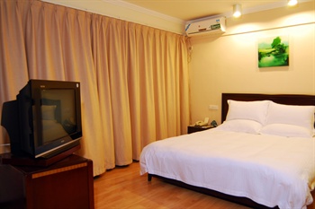  - GreenTree Inn( Guilin Railway Station)