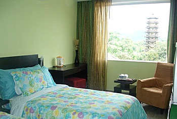 Deluxe Lake View Room - Tongde Holiday Hotel - Guilin