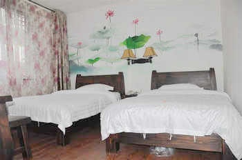 Guest Room - Romantic Xijie Hotel - Yangshuo