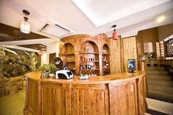 Reception Desk - Bamboo House Resort - Yangshuo