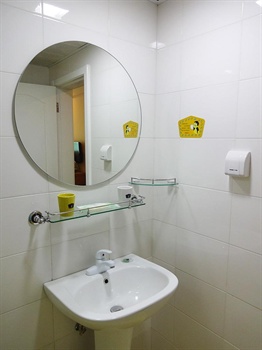  - Home Inn Sanya Jiefang Third Road pedestrian street