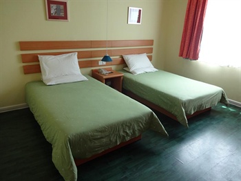  - Home Inn Sanya Jiefang Third Road pedestrian street