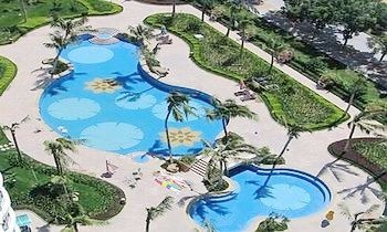 Outdoor Swimming Pool - Sanya blue sea garden view Inn