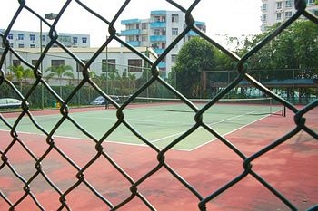 Tennis Court - Sanya Yomovo Service Apartment blue sky