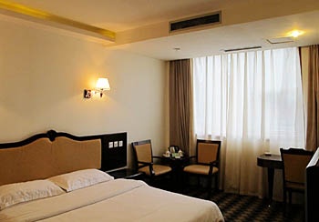 -- - Chengdu City Business Hotel