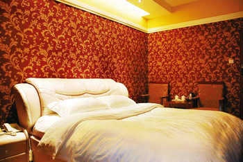 -- - Chengdu Yiju Hotel