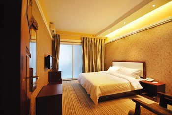 -- - Chengdu Yiju Hotel