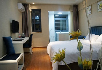 Guest Room - Rongcheng Holiday Hotel - Chengdu