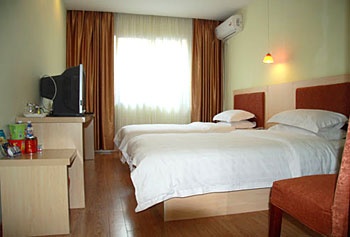 -- - Yibin Yongcheng Business Hotel