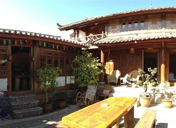  - Carnation Inn - Lijiang