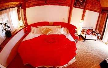  - Lijiang pillow Water Home Inn