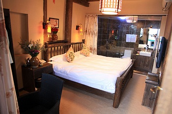 -- - Sunshine Inn - Lijiang