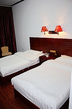 -- - Dali Serene Holiday Hotel