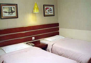  - Bell Tower Youth Hotel (Xian			)