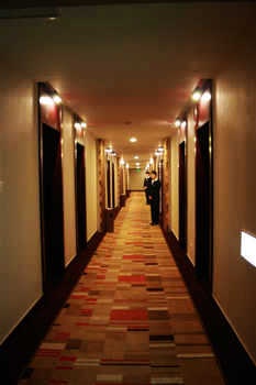 Corridor - Beijing Renren Holiday Inn Jinbaiwan