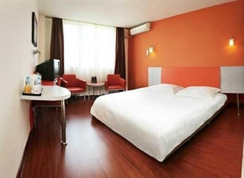  - Motel 168 (Shanghai Gonghexin Road)