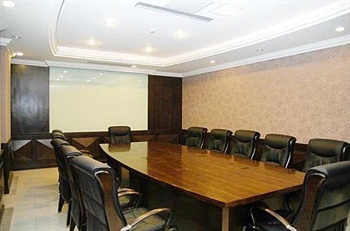  - Yifeng Business Hotel  