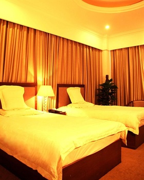  - Yifeng Business Hotel  