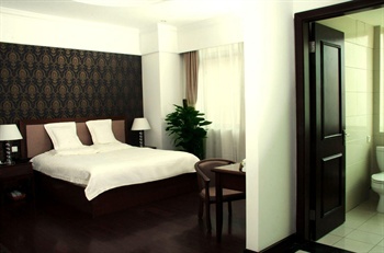  - Yifeng Business Hotel  