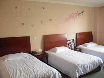 Triple Room - Super 8 Hotel(Shanghai the Bund)