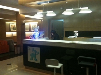 Reception Desk - Xinlong Riverside Hotel - Shanghai