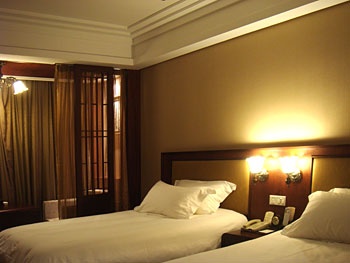 Standard Double Room - Linjiang Hotel - Shanghai