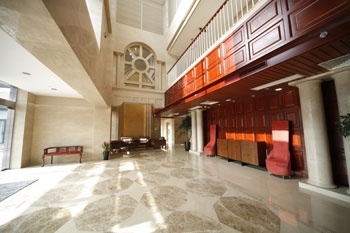 Lobby - Shanghai Baolong Thames Holiday Hotel 