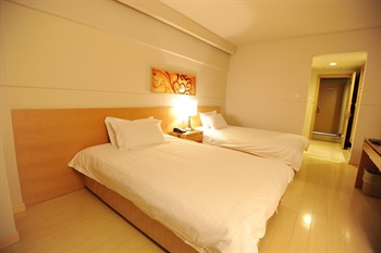  - Shanghai Dongchen Hotel 