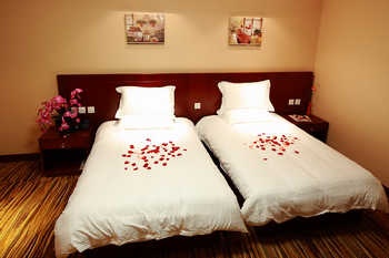 -- - Shanghai Jingyun Business Hotel