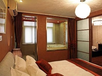  - Shanghai Pinwei Business Hotel