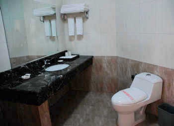 Bathroom - Super8 Hotel (Beijing Yizhuang Tianbao)