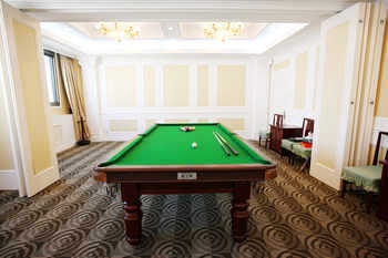 Billiards Room - Beijing Guanjunyuan Hotel