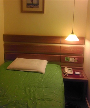  - Home Inn (Shanghai Jiangsu Road)