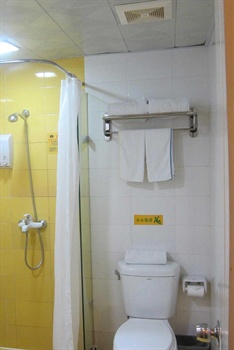  - Home Inn (Shanghai Nanhui People Road)