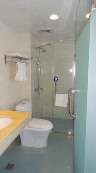 Standard Room/Bathroom - China Best Value （Shanghai Dong Fang Road）