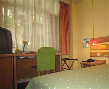  - Home Inn (Chongqing Shang Qing Si)