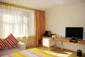 -- - Daqing Jiayuan business and Leisure Hotel