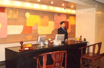 Reception Desk - Nanjing Golden Key International Hotel