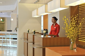 Reception Desk - Ibis Hotel Bingjiang - Hangzhou