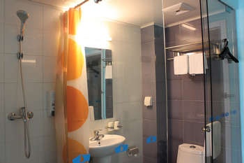 Bathroom - Baishi Express Hotel Ningbo Railway Station