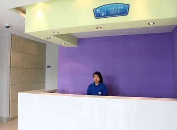 Reception Desk - Baishi Express Hotel Ningbo Railway Station