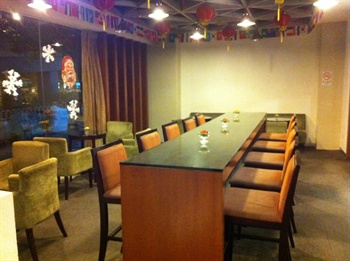  - Lingnan Garden Inn (Liwan Lake)  